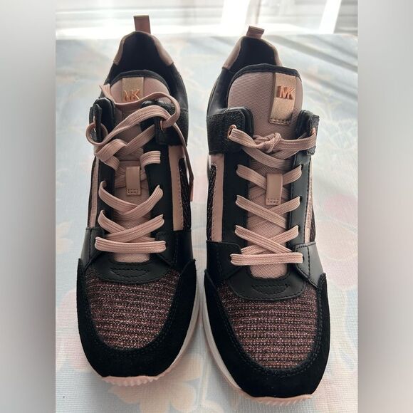 Michael Kors Georgie Trainer Black Rose Size Size 8 NWOT - Picture 1 of 6